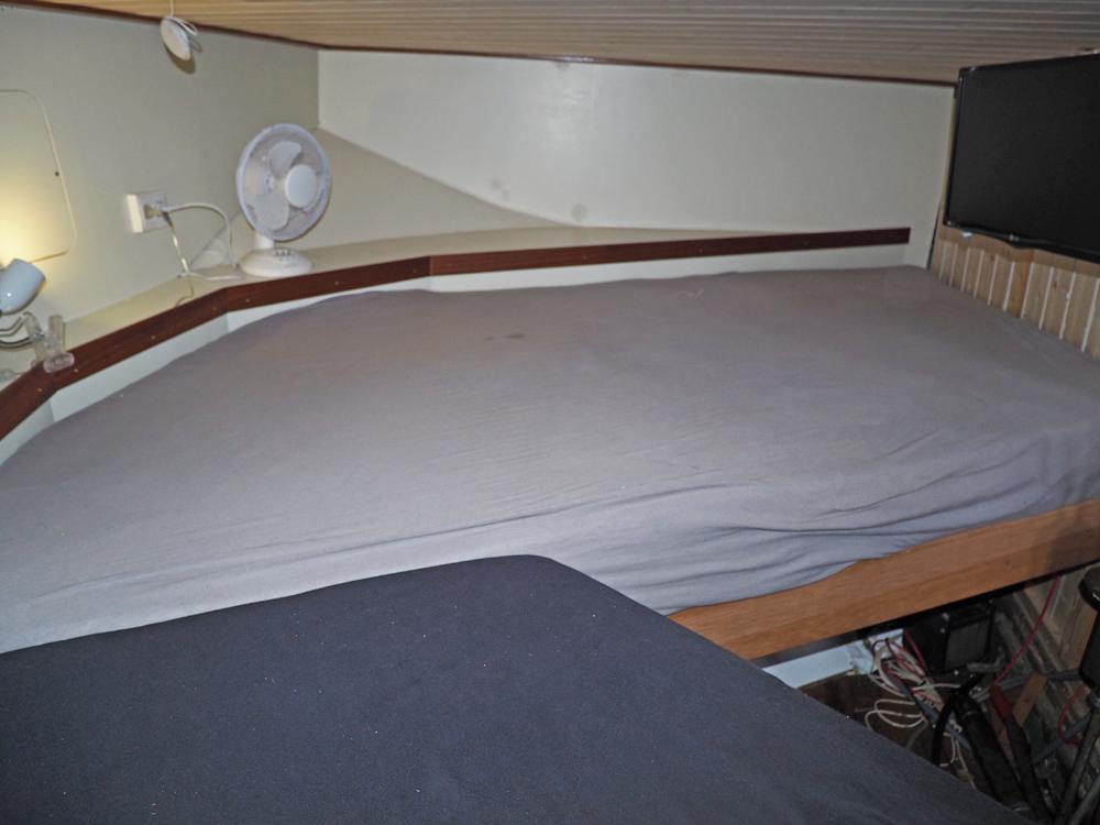 Aft cabin, Accommodation